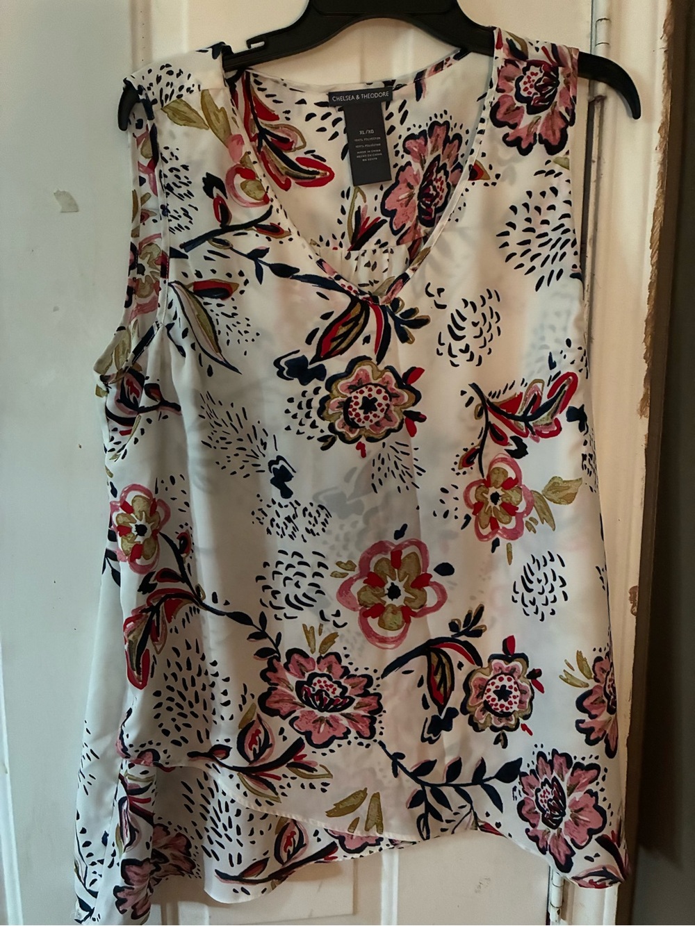 Chelsea & Theodore White Floral Sleeveless V-Neck Dress size xl